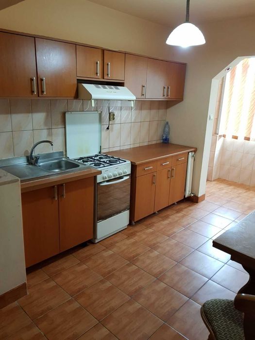 Pret Corect ! Apartament 2 camere + bucătărie mare