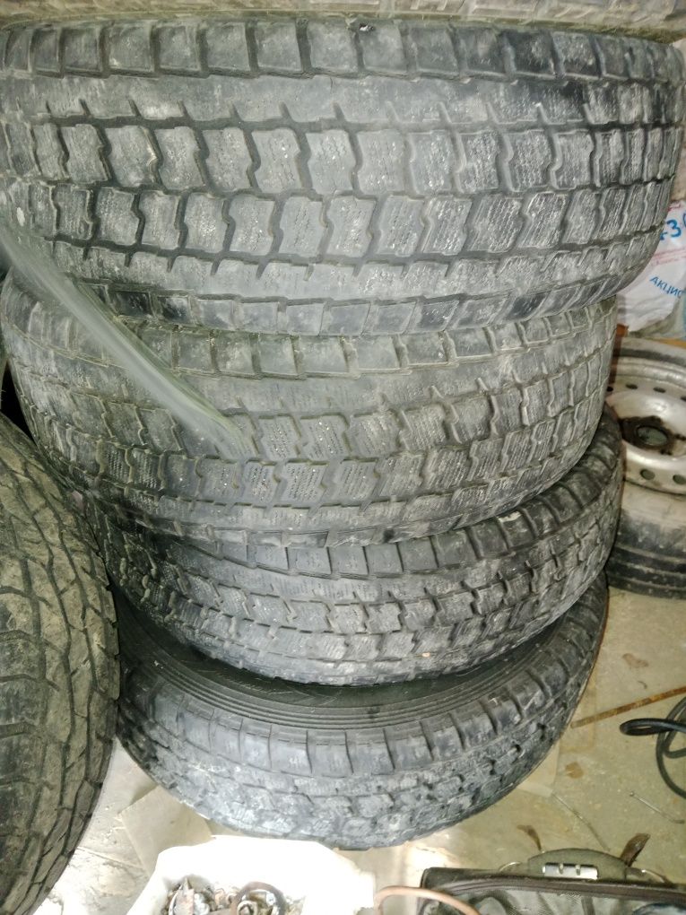 Продам комплект шины 265/65/17