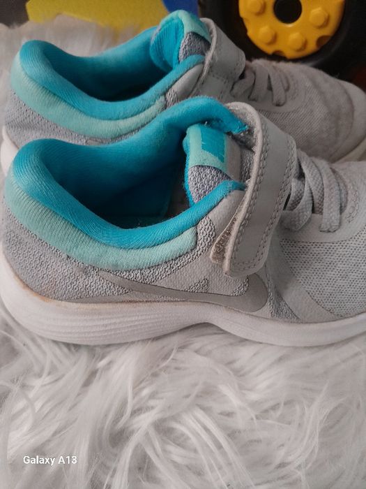 Adidasi nike copii