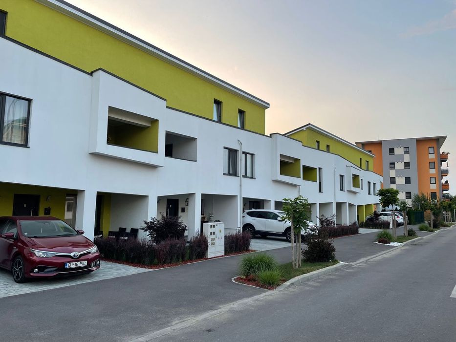 Casa insiruita in tractorul (aproape mall coresi )