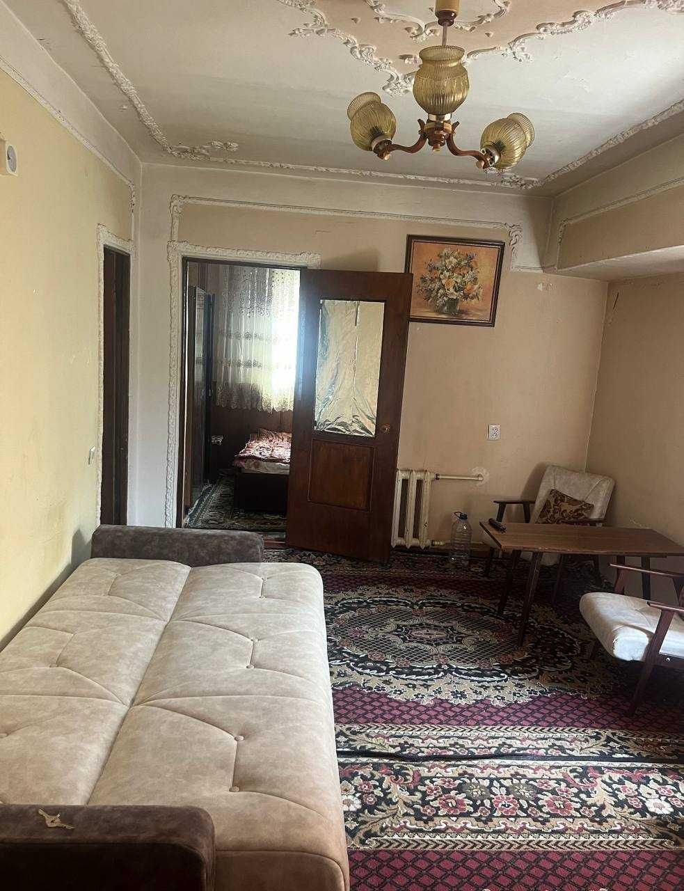 ц4 Алайский , 5 школа продается 1-комнатная квартира 42м2
