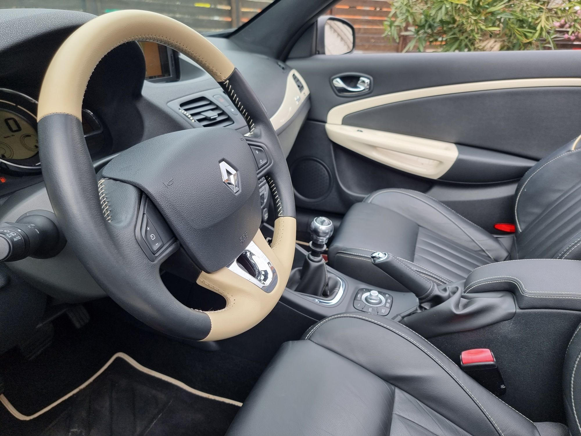 Renault Megane Cabrio / Floride / 2013 / Distribuție nouă