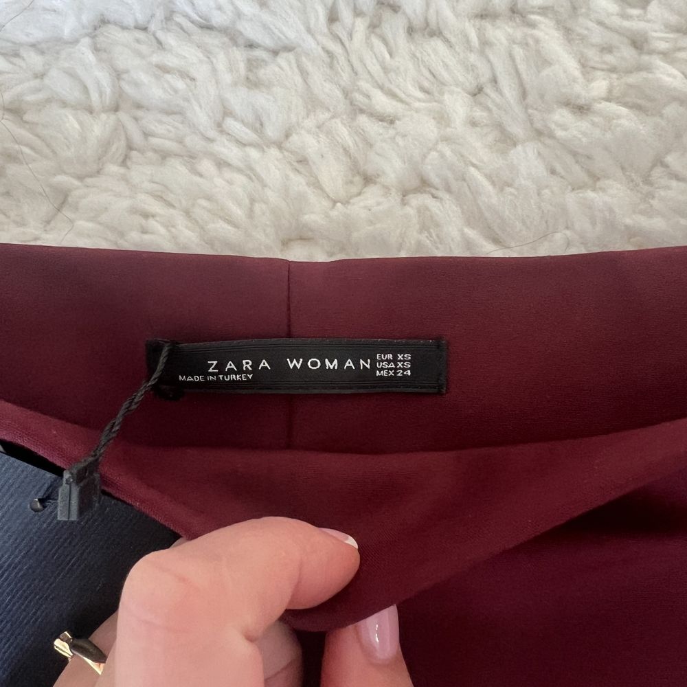 Пола молив Zara с висока талия