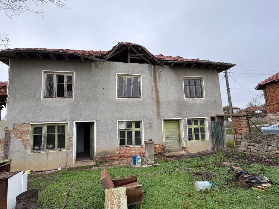 Продавам къща в с. Малки Вършец общ. Севлиево