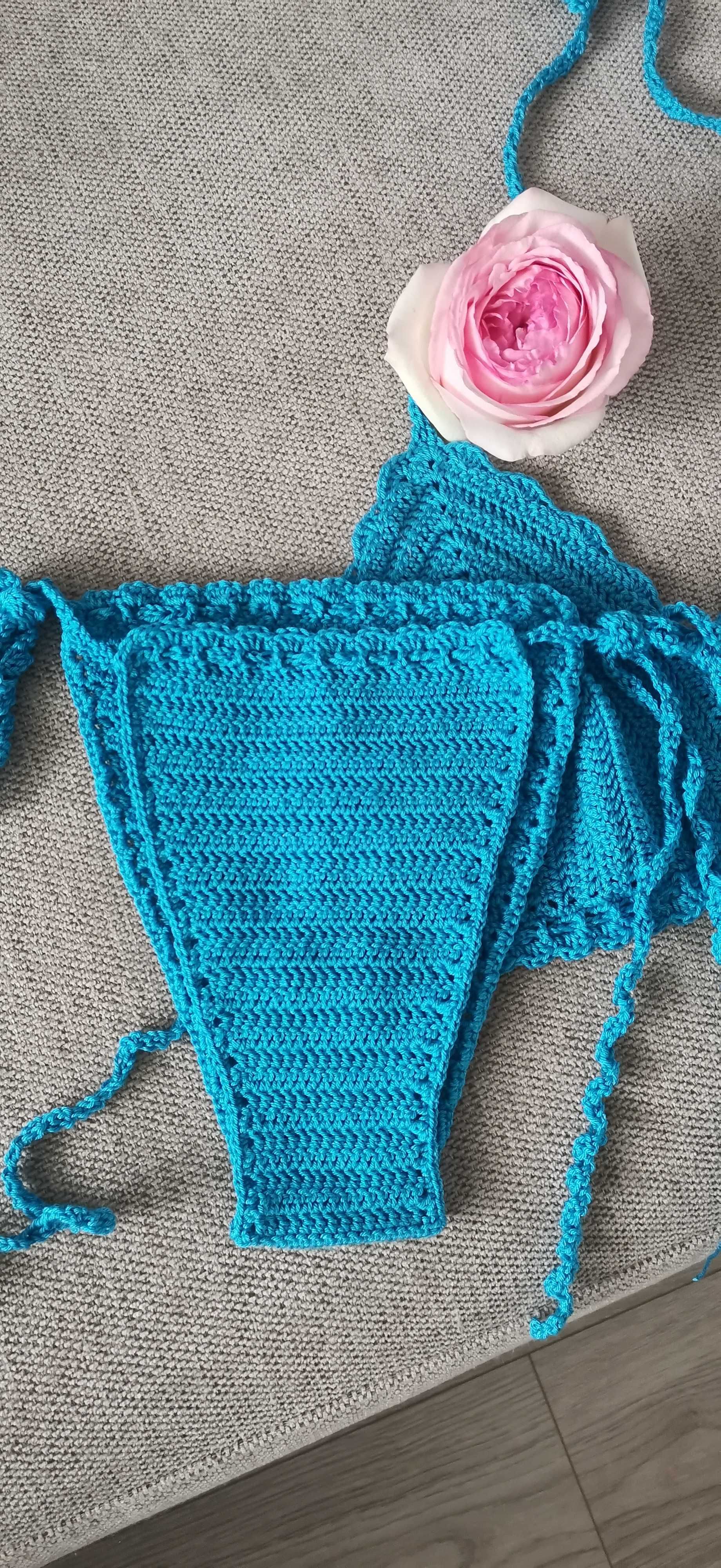 Costum de baie croșetat
