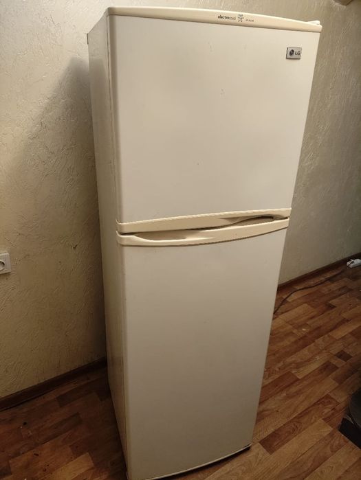 Продам холодильник