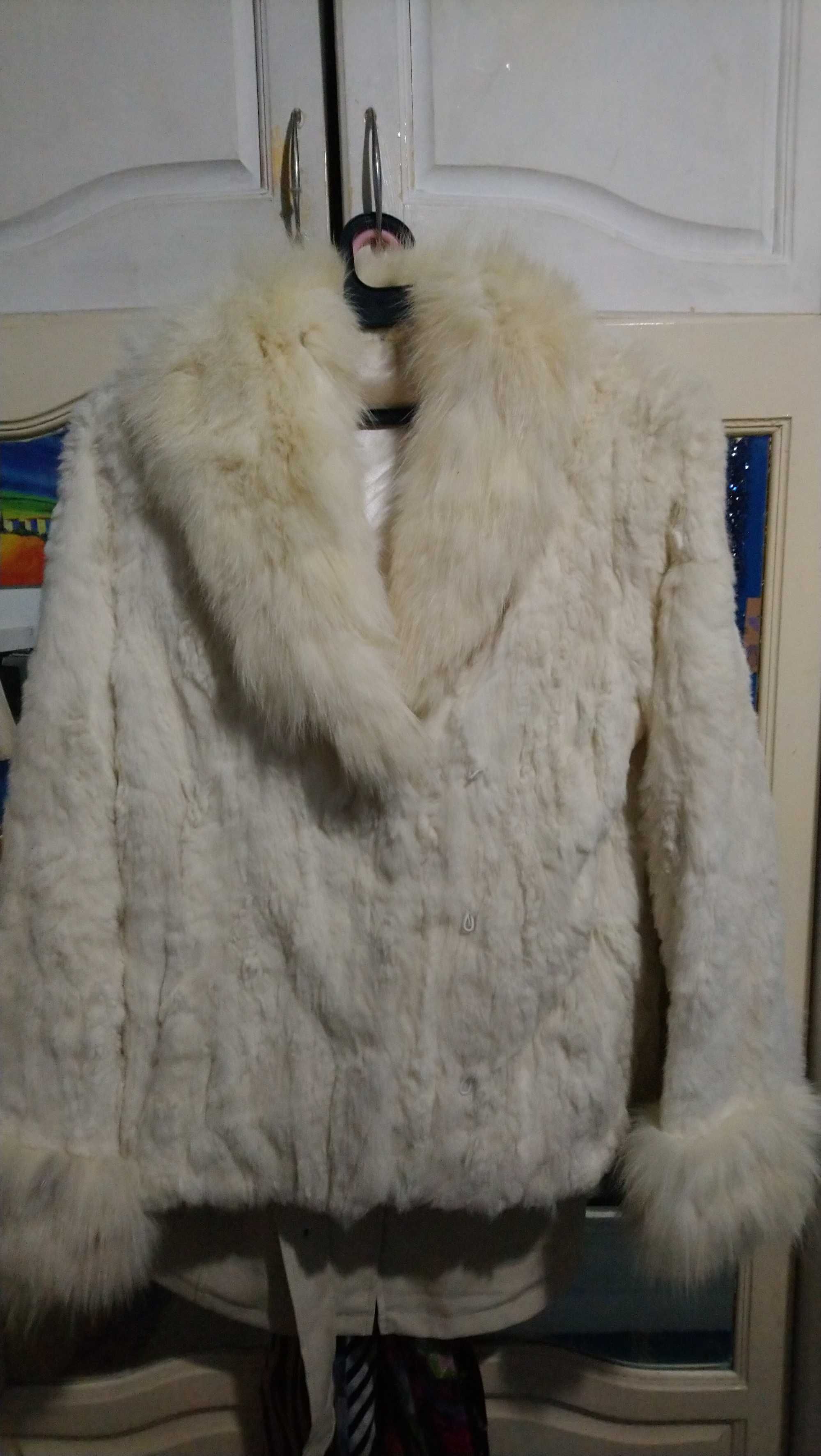 Дамско бяло палто от лисица