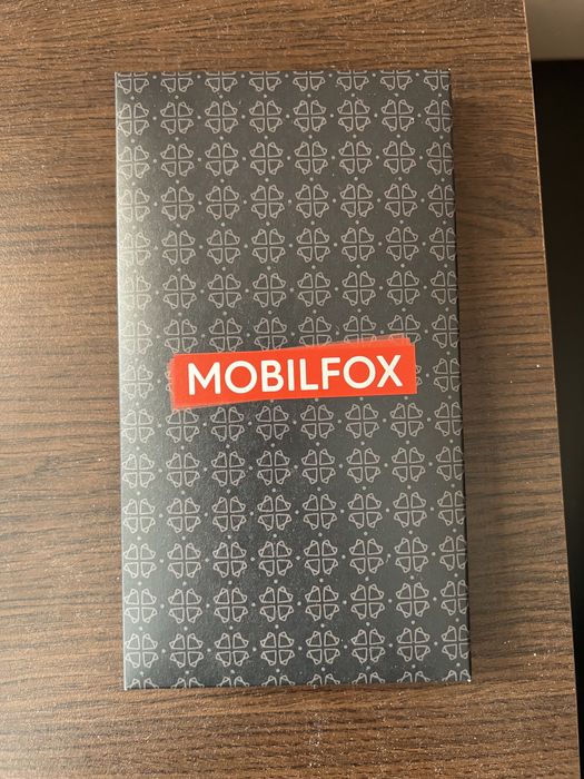 Продавам кейс на MobilFox за Xiaomi Mi 11