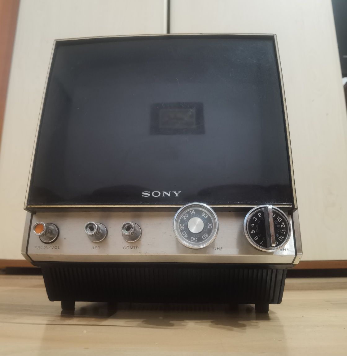 Televizor Sony mini tv retro vintage de colecție anii 70 made in Japan