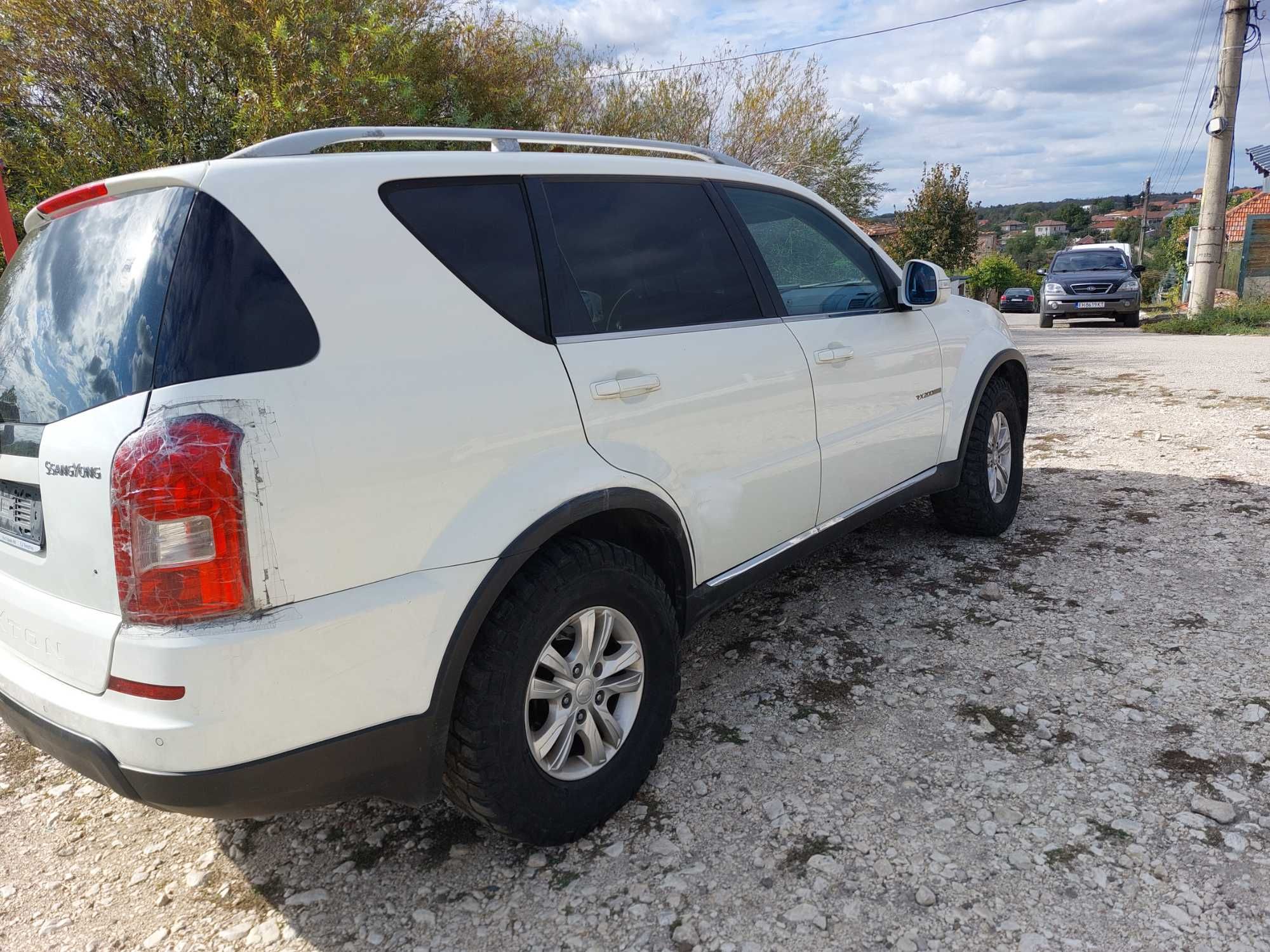 На части джип Ssangyong Rexton 2013 година 2.0 кубика 155 каня