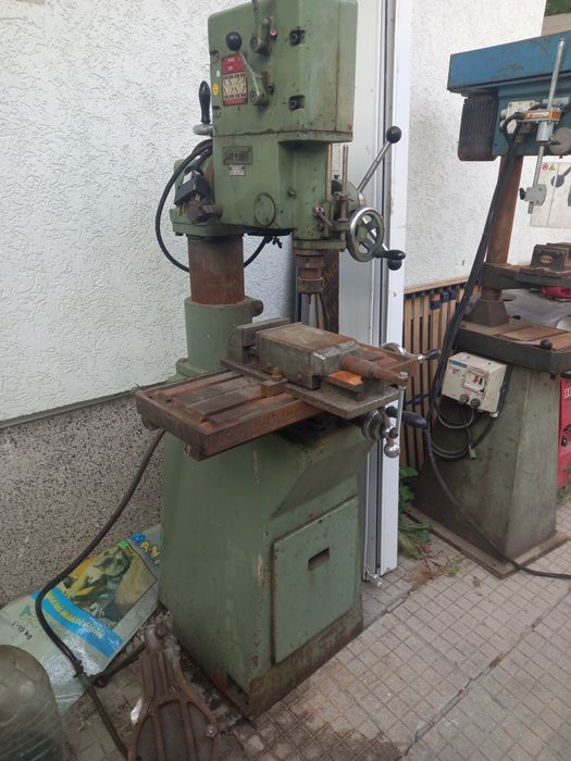 Колонна Бормашина или фреза