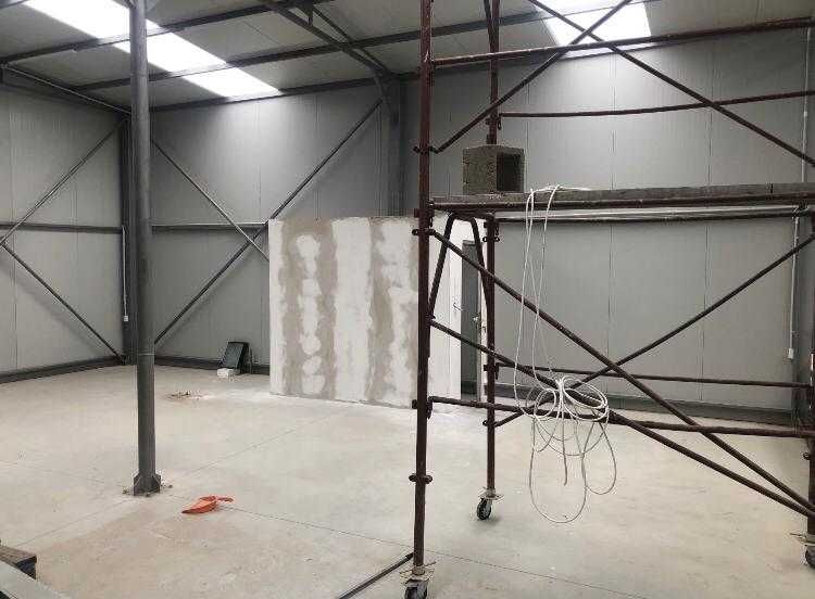 Hala, garaje, depozit, prestări servicii,