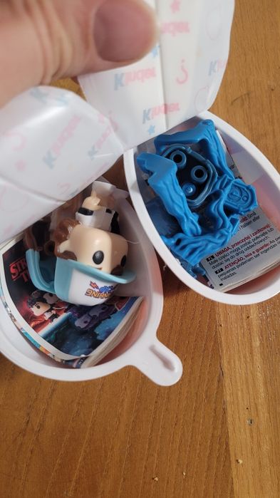 Киндер joy stranger things