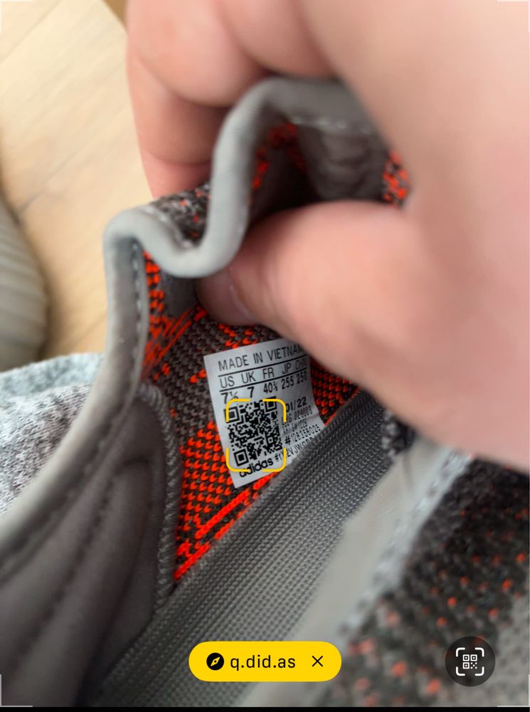 yeezy 350 V2 Beluga 100% originali 40.2/3