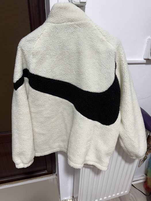 Bluza nike model foarte frumos