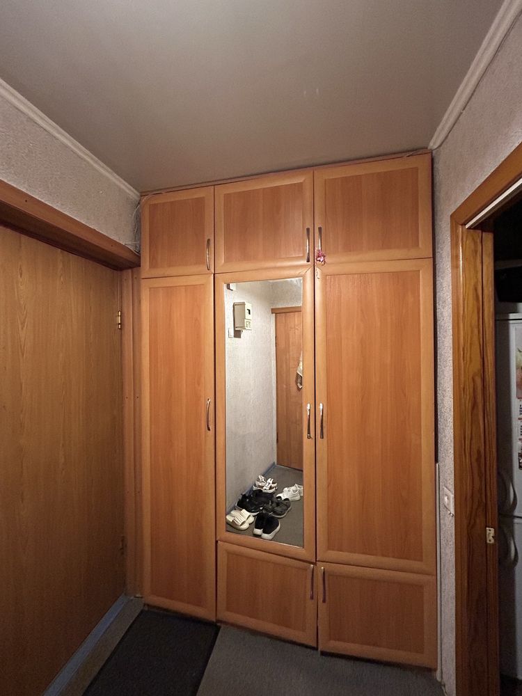 Продам шкаф для прихожей