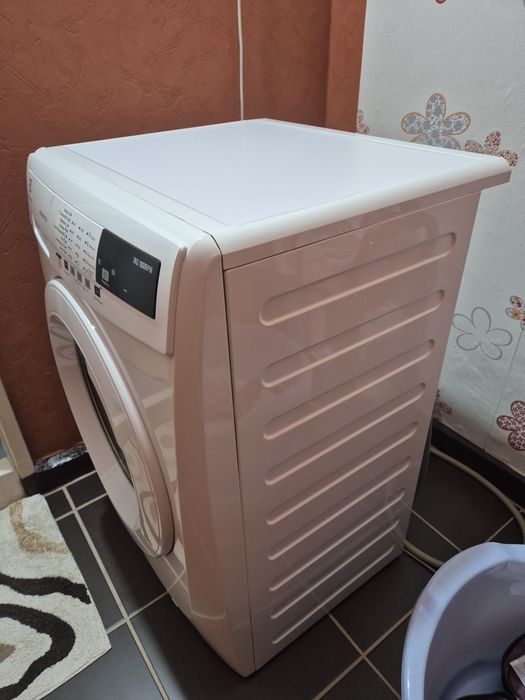 Пералня Electrolux EWF1074BW
