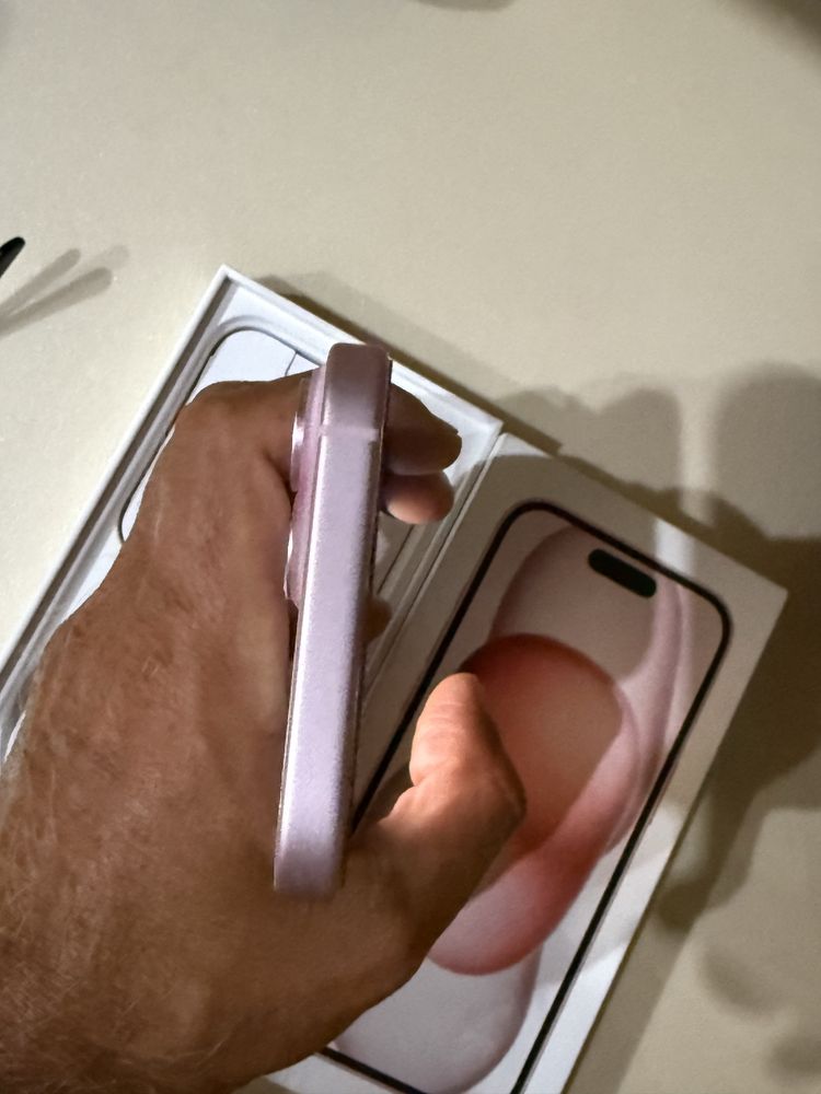 iPhone 15 Pink 128GB. Нов. 100%. Гаранция
