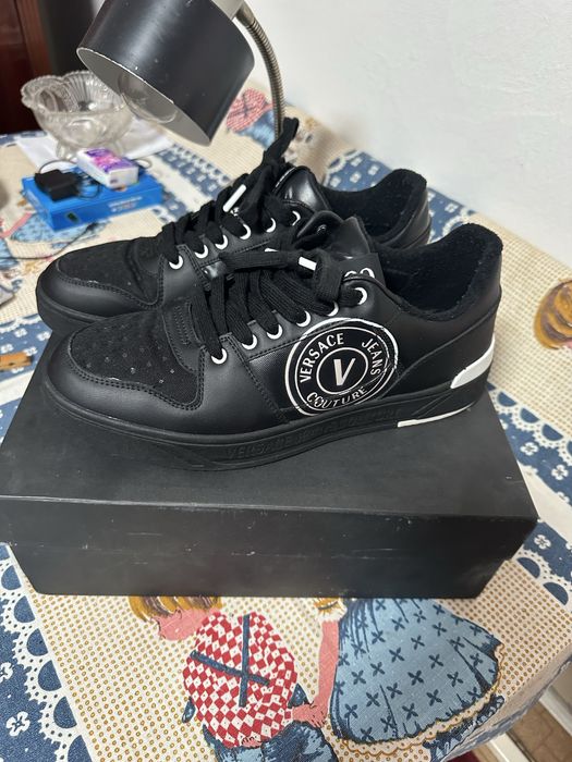 Adidasi versace in stare buna