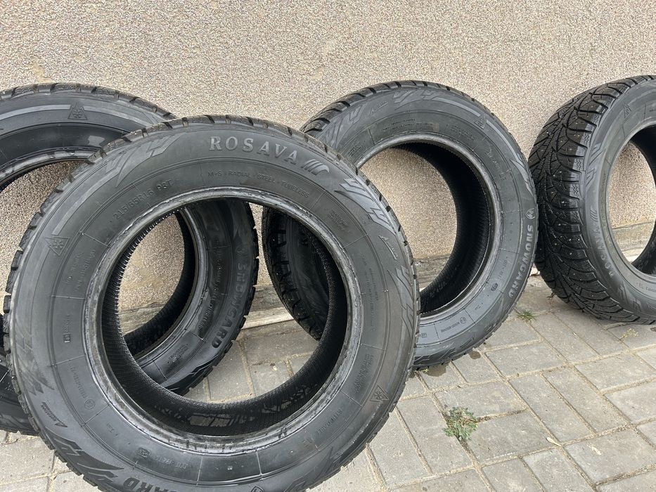 Продам шины зимние с шипами на r 16