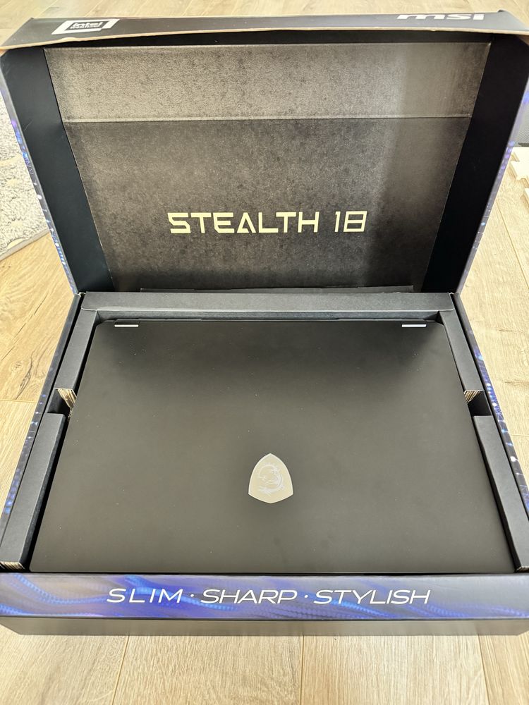 Stealth 18 HX AI A2XWJG