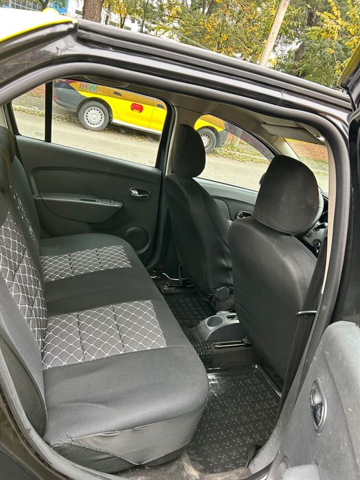 Vând taxi logan 2 an 2016 motor 1.2