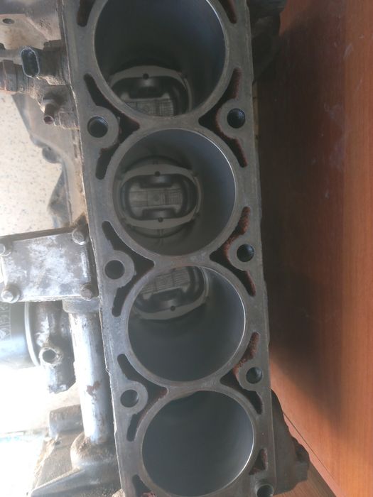 Продам блок двигателя 409