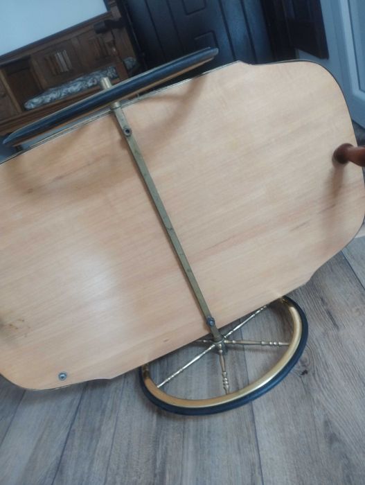 Старинна количка за сервиране с интарзия