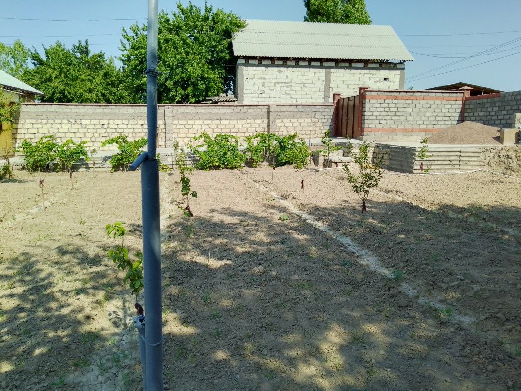 Uchastka sotiladi