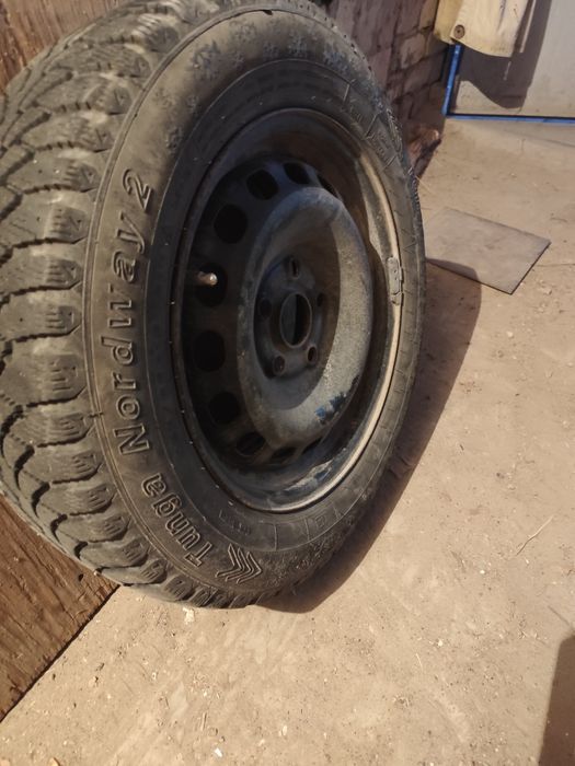 Продается комплект зимних колес.