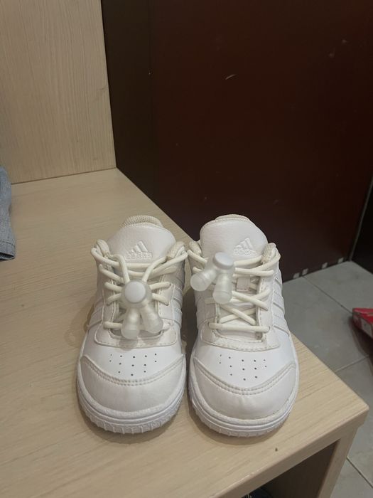 Adidas маратонки 23 1/2