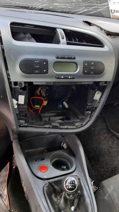 dezmembrez seat leon 1P cod motor BMM/usa fata leon 1p/haion leon 1p/