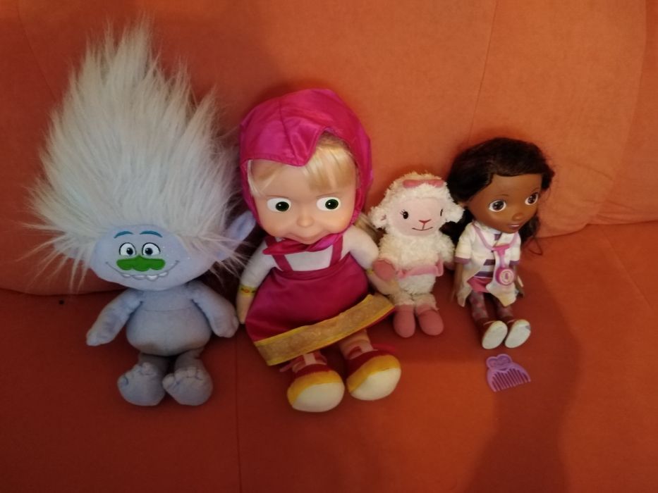 Кукли и плюшени играчки