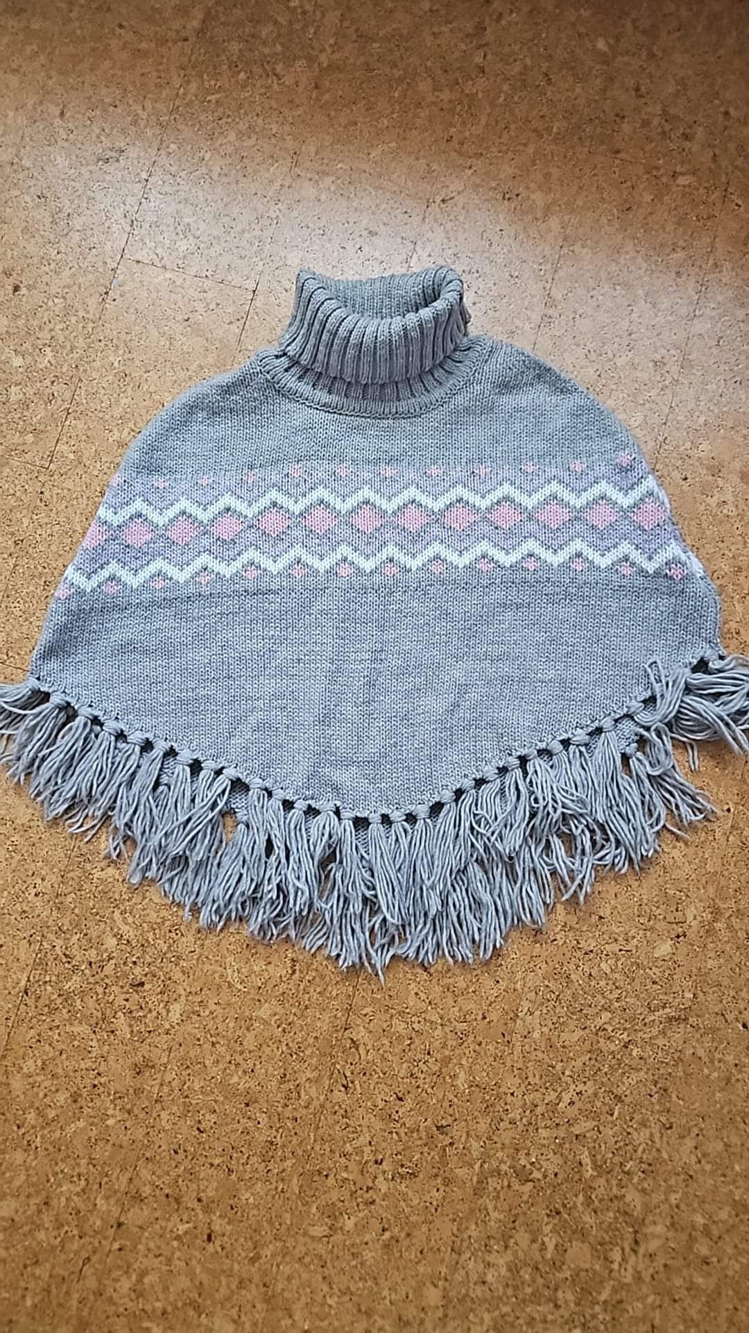 HM poncho tricotat fetite 134- 152 cm