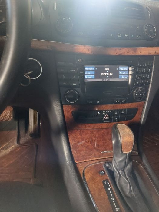 Mercedes E 220 elegance
