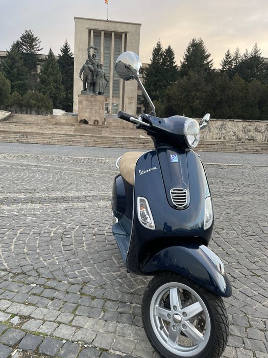 Vand Vespa LX50 4 timpi an 2013
