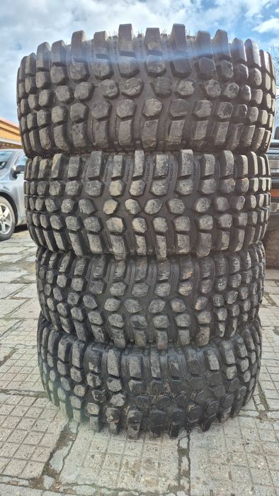 Гуми 33 за кал 16 ки