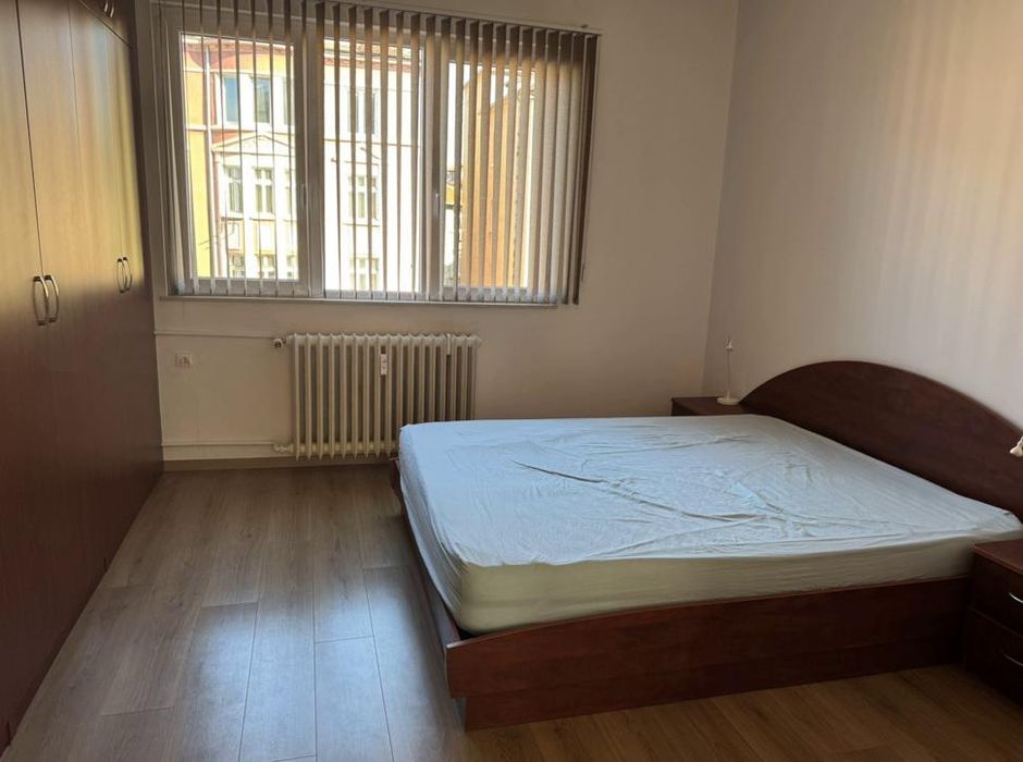 Дава се под наем Тристаен апартамент в София, Център - 95 кв.м за 945 € - Снимка #7