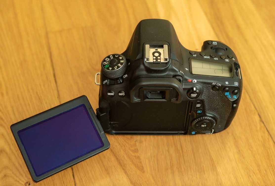 Canon EOS 70D Body - Aparat foto DSLR + alte obiective optional