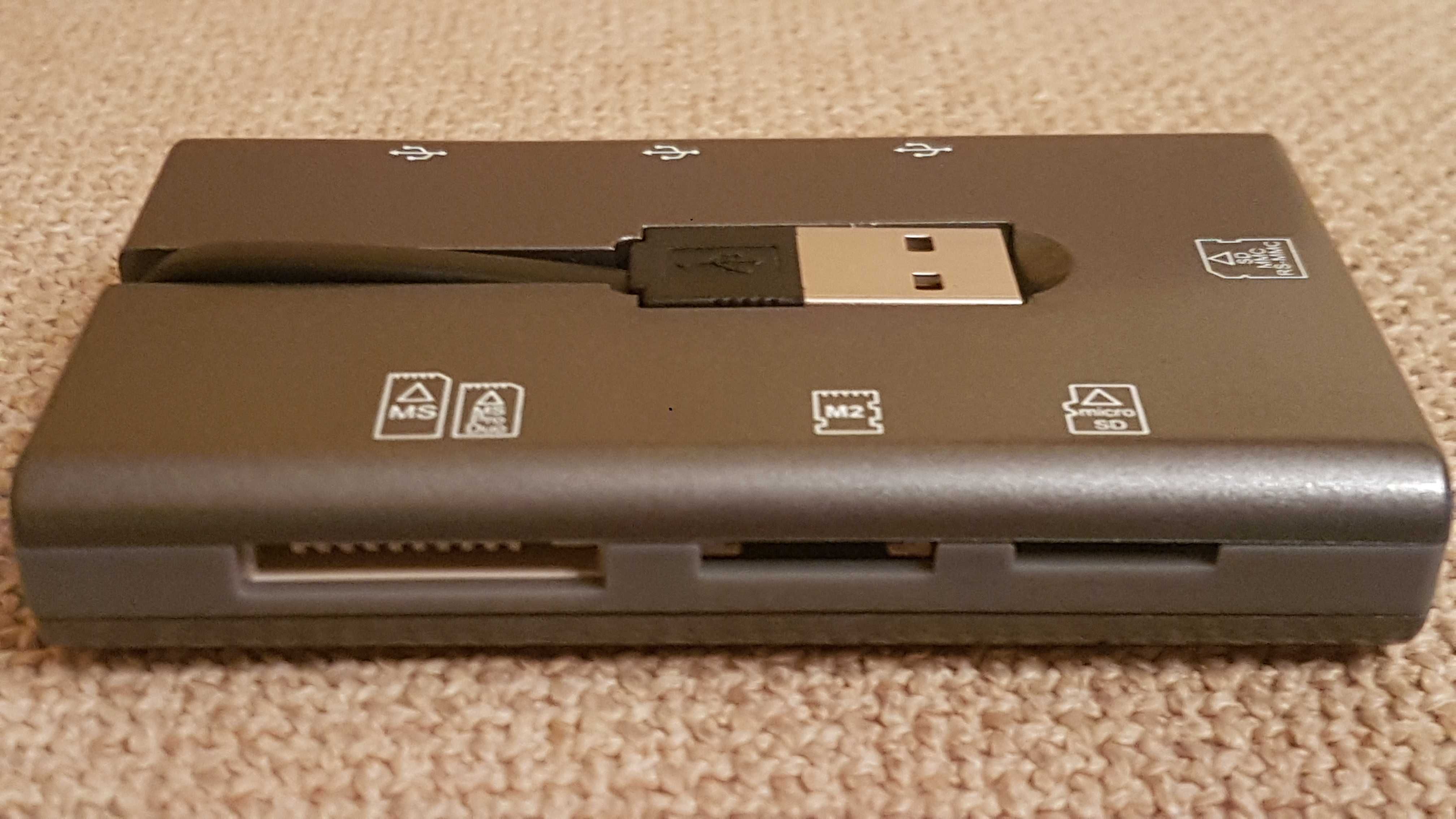 Продавам нов USB  hub CANYON  7 in 1 .