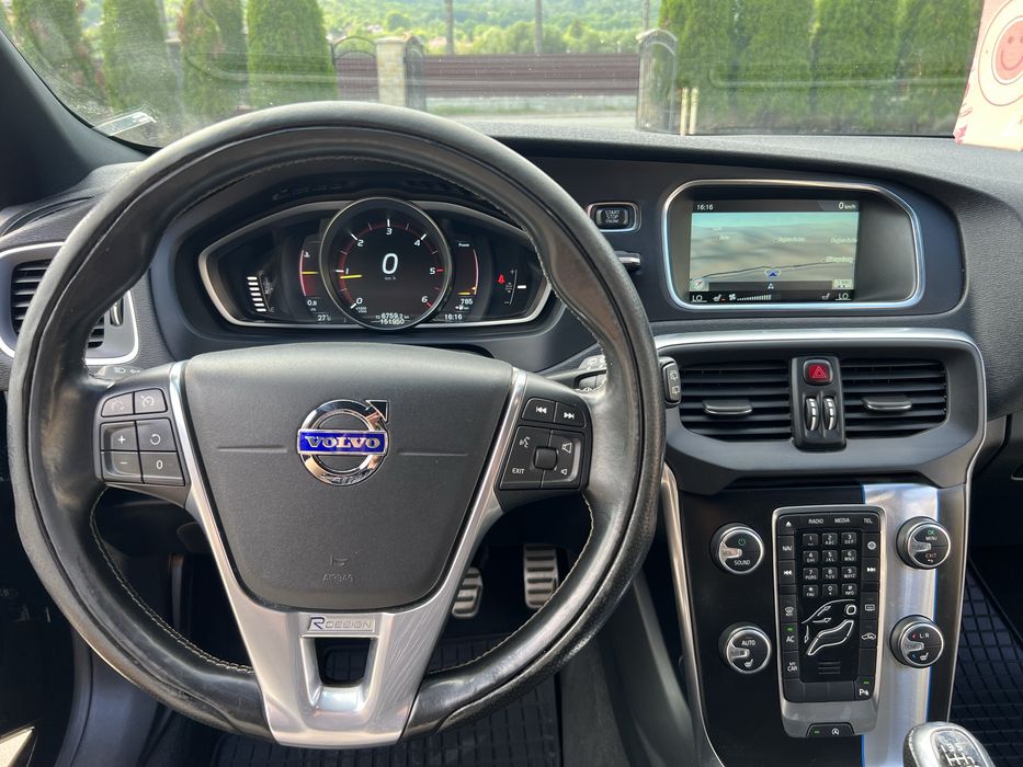 Volvo V40 R-Design