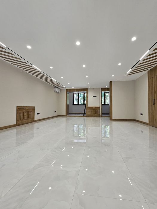 Сдаётся нежилое помещение под офис. 83м2.  Вдоль дороги. It Park