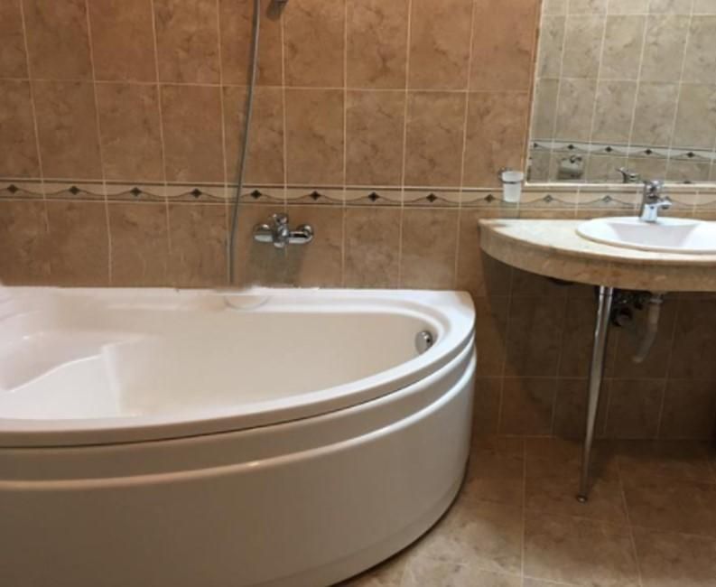 Дава се под наем Тристаен апартамент в София, Витоша - 144 кв.м за 1050 € - Снимка #8