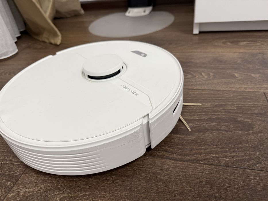 Roborock Q7 la cutie cu consumabile noi