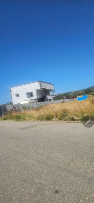 Vand 1170 mp. de teren  de casa in Schela pe strada Parang