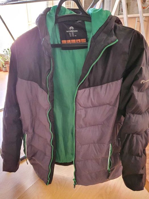 Продаётся куртка зимняя на подростка