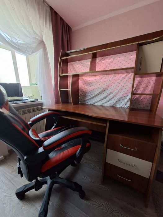 Стол компьютерный