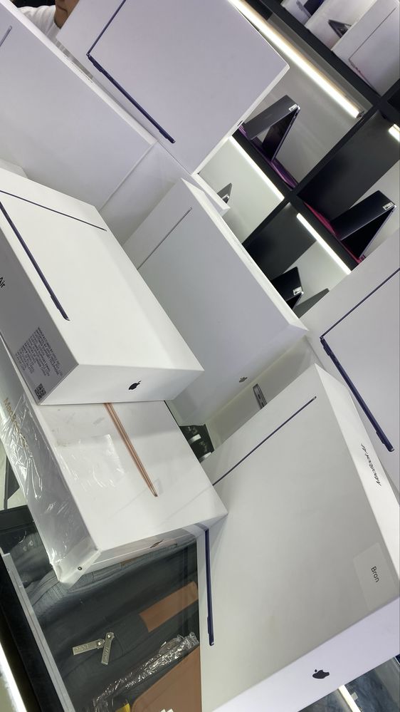 Macbook Air M4 / 16 / 256 Yengi