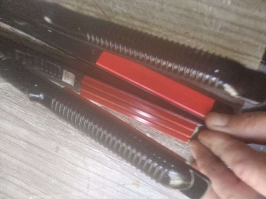 В помощь укладки волос.две плойки.