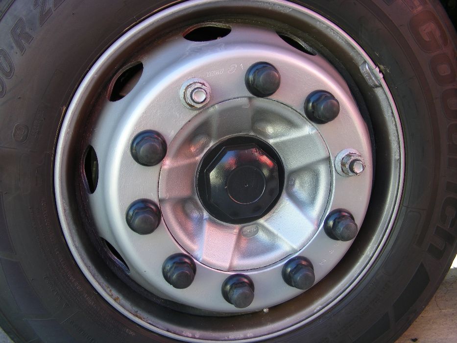 Butuc fata piese dezmembrari camioane Volvo FH FM
